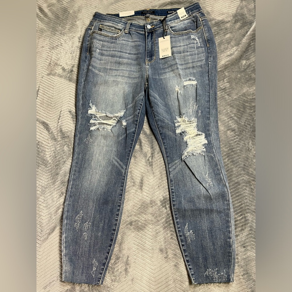NWT Judy Blue Midrise Skinny Fit Ripped Jeans 18W